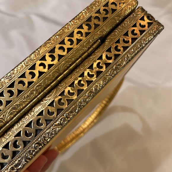 Vintage 1950’s Filigree Metal & Needlepoint Handbag Purse - Picture 13 of 17